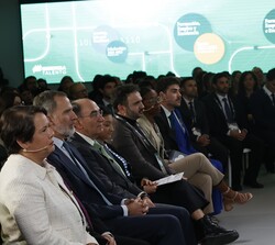 Su Majestad el Rey en el salón de actos de la sede de Iberdrola