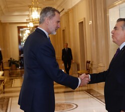 Su Majestad el Rey recibe el saludo del presidente de CCE, Francisco Cervantes que encabezó la delegación empresarial mexicana