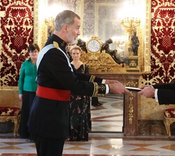 Su Majestad el Rey recibió en el Palacio Real de Madrid las Cartas Credenciales del embajador de la República Eslovaca,Juraj Tomaga