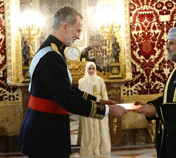 Su Majestad el Rey recibió en el Palacio Real de Madrid las Cartas Credenciales del embajador del Sultanato de Omán, Omar Said Omar al Kathiri