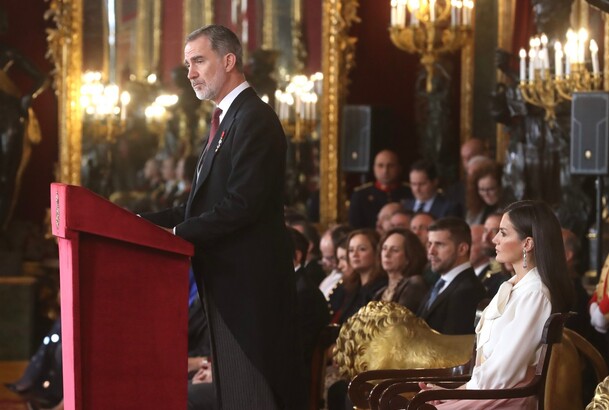 Don Felipe, acompañado de Su Majestad la Reina, se dirige al Cuerpo Diplomático acreditado en España