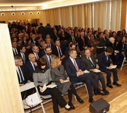 El Rey en la primera fila de asientos