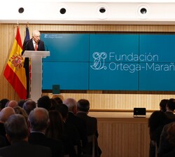 El Sr. Fusi durante su ponencia “100 años de la historia de España. Centenario de la Revista Occidente”