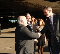 Su Majestad el Rey recibe el saludo del secretario de Estado de Justicia, Antonio Julián Rodríguez