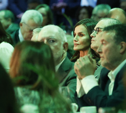 Su Majestad la Reina durante la presentación del proyecto “Todos contra el Cáncer”