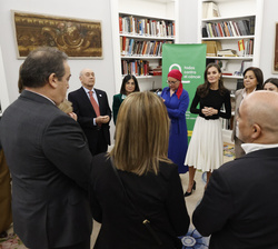 Su Majestad la Reina durante su encuentro con los miembros de las asociaciones de pacientes asistenciales