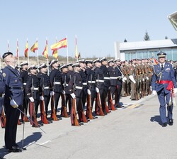 Su Majestad el Rey pasa revista a las tropas presentes en el Despedida Oficial del viaje de Estado a la República de Angola