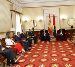Encuentro de Su Majestad el Rey Su Excelencia el presidente de la República de Angola y delegaciones