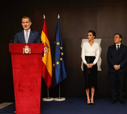 El Rey en su intervención ante la colectividad española residente en Angola