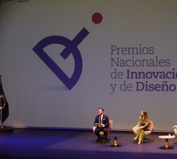 Mesa redonda “Reflexiones sobre innovación y diseño”