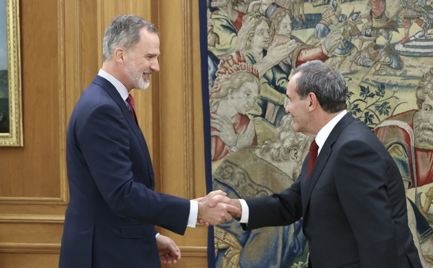 Su Majestad el Rey recibe el saludo del secretario general Iberoamericano, Andrés Allamand Zavala