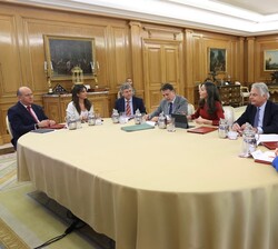 Audiencia de S.M. la Reina a José Creuheras, presidente de Atresmedia, e Ignacio Garralda, presidente de la Fundación Mutua Madrileña