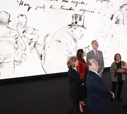 Don Felipe y Doña Letizia durante el recorrido