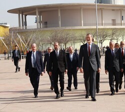 Su Majestad el Rey se dirige al Palacio de los Congresos acompañado de las autoridades