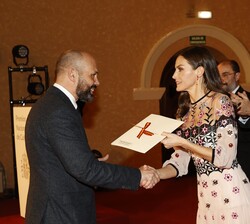 Su Majestad la Reina entrega el Premio Nacional de Literatura, en su modalidad Narrativa a Xesús Fraga por su novela “Virtudes (e misterios)R