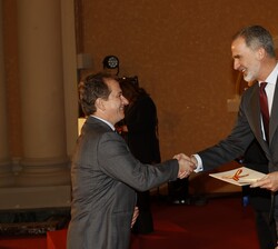 Su Majestades el Rey hace entrega del Premio Nacional de Fomento de la Lectura, modalidad Entidad a la Fundación Anastasio de Gracia por su proyecto &
