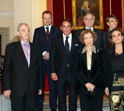Doña Sofía junto a los galardonados con los "Premios Iberoamericanos de Mecenazgo 2023" y autoridades