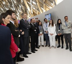 Don Felipe durante las explicaciones en la visita al Museo