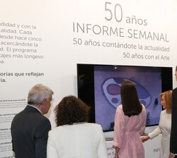 Los Reyes en el stand de RTVE
