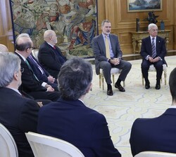 Don Felipe en la audiancia a una representación del Centro de Investigaciones Sociológicas (CIS)