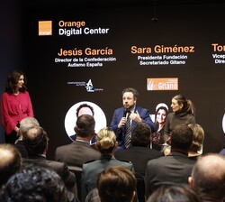 Vista general de la sala durante la mesa redonda