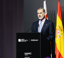 Su Majestad el Rey durante su intervención en el MWC Barcelona 2023