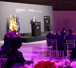 Su Majestad el Rey durante su intervención en el MWC Barcelona 2023