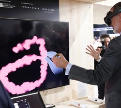 El Rey en una de las demostraciones del “MWC Barcelona 2023”