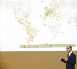 Demostración práctica del funcionamiento del “Portal digital de Historia Hispánica” a cargo de don Jaime Olmedo, director técnico de la RA