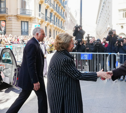 A su llegada, Su Majestad la Reina Doña Sofía fue recibida por el ministro provincial de la Comunidad de Padres Capuchinos y el guardián de la Fratern