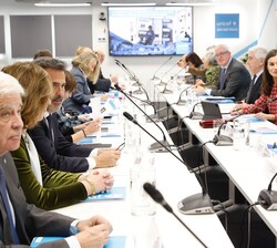 Vista general de la sala "Malala Yousafzay", en los instantes previos al comienzo de la reunión