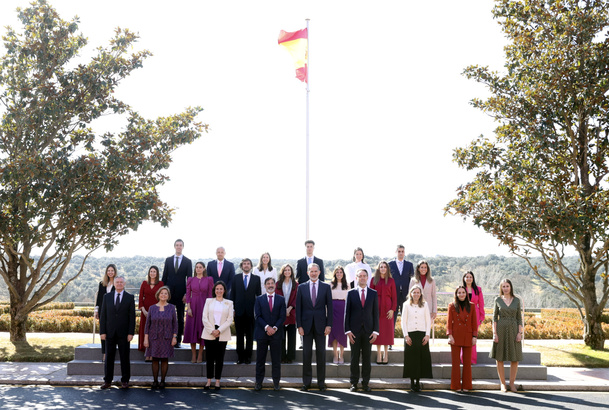 Su Majestad el Rey con la XXII promoción del Cuerpo Superior de Interventores y Auditores del Estado