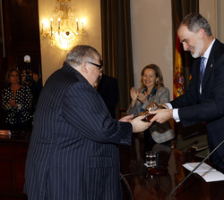 Su Majestad el Rey entrega el XIX Premio de Economía Rey de España a Agustín Carstens