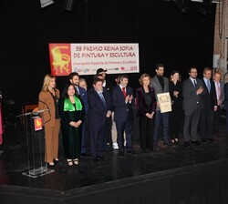 Su Majestad la Reina Doña Sofía junto a los galardonados
