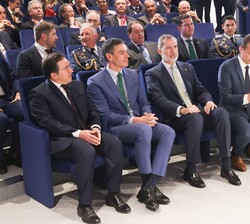 Don Felipe en primera fila del auditorio