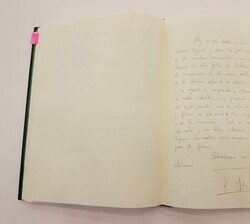 Dedicatoria en el Libro de Honor de Su Majestad el Rey con motivo de su visita a Airbus