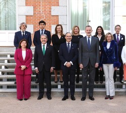 Su Majestad el Rey junto a la Junta de Gobierno del Ilustre Colegio de la Abogacía de Madrid (ICAM)