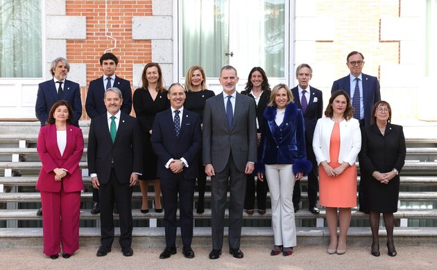 Su Majestad el Rey junto a la Junta de Gobierno del Ilustre Colegio de la Abogacía de Madrid (ICAM)