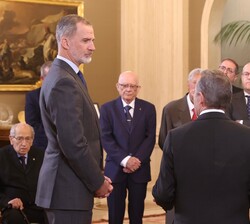 Su Majestad el Rey durante el encuentro que mantuvo con una representación del Club Deportivo Tenerife