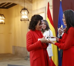 Begoña Vila (Ciencia e Innovación) recibe su acreditación