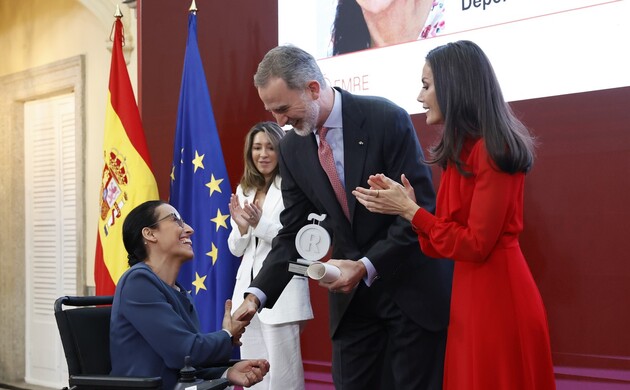 Teresa Perales (Deportes) recoge su acreditación