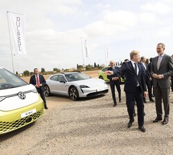 Don Felipe durante su llegada al Parc Sagunt II de Sagunto