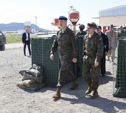 Su Majestad el Rey accede al Puesto de Mando