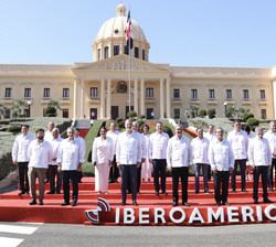 Su Majestad el Rey junto a los Jefes de Estado y de Gobierno en el Palacio Nacional