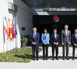 Su Majestad el Rey acompañado por las autoridades en el "Madrid Content City" de Tres Cantos