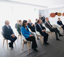 El Rey durante las explicaciones de presentación del "Madrid Content City" a cargo de su presidente, Raúl Berdones