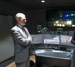 El Rey vista el Centro de Postproducción