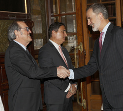 Su Majestad el Rey recibe el saludo del Defensor del Pueblo, Ángel Gabilondo