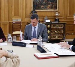 Desarrollo de la reunión presidida por el Rey
