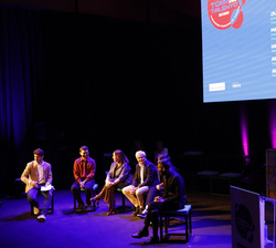 Mesa redonda con artistas, promotores culturales y docentes “El arte que transforma”